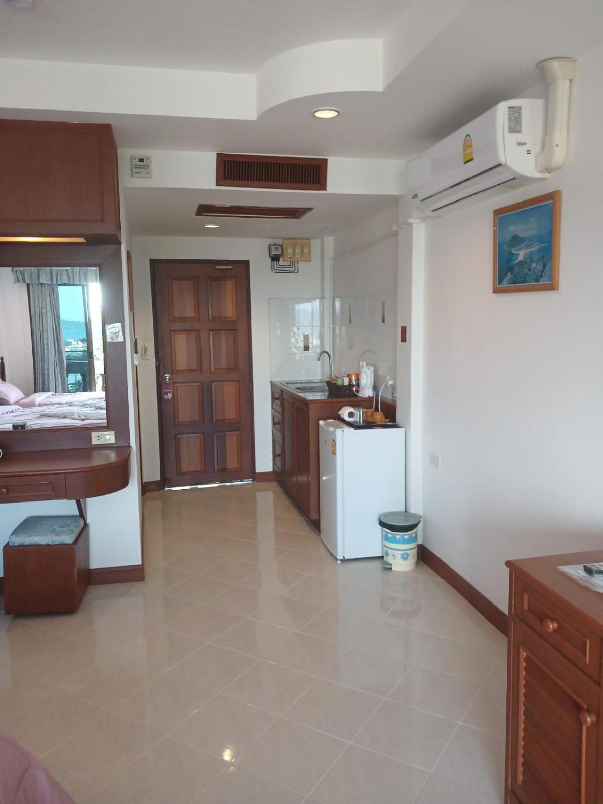 Aksarai Hotel Patong Exterior foto