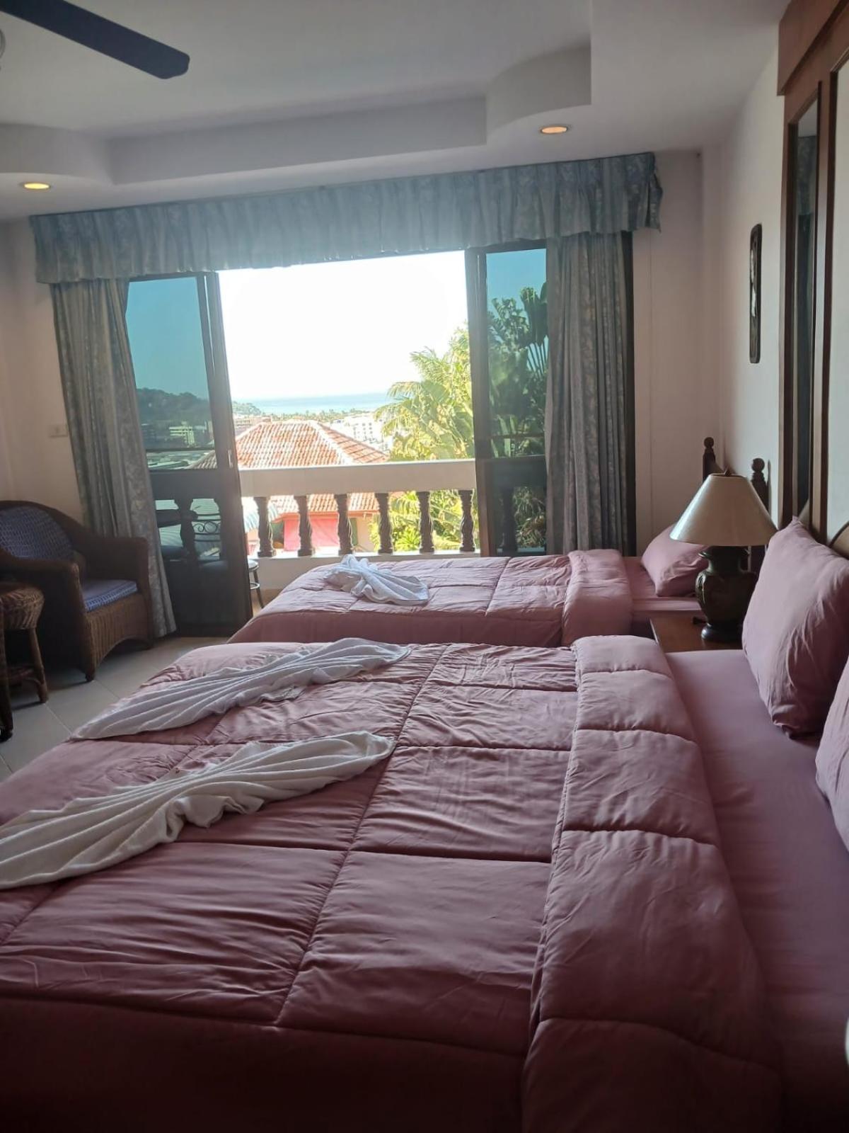 Aksarai Hotel Patong Exterior foto
