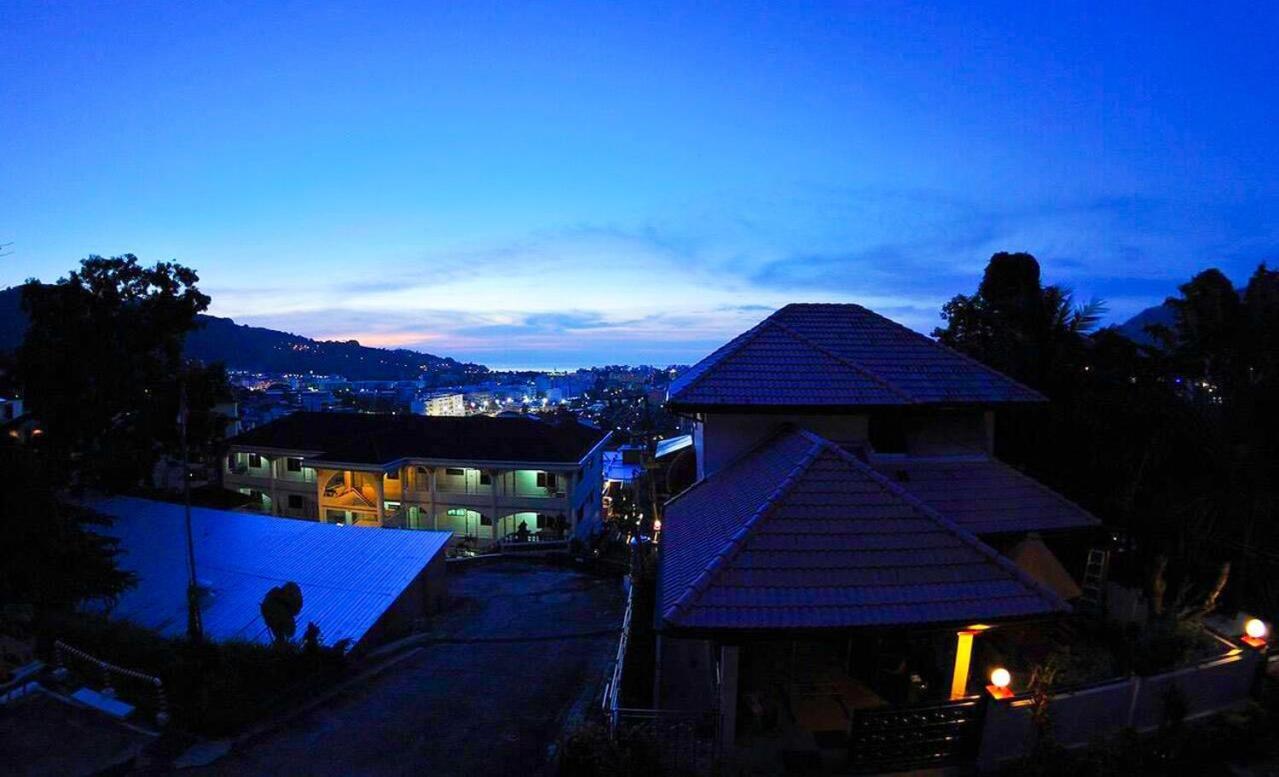Aksarai Hotel Patong Exterior foto